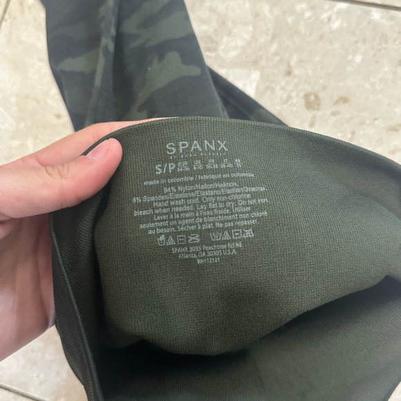 NWOT Spanx leggings - Picture 3 of 3